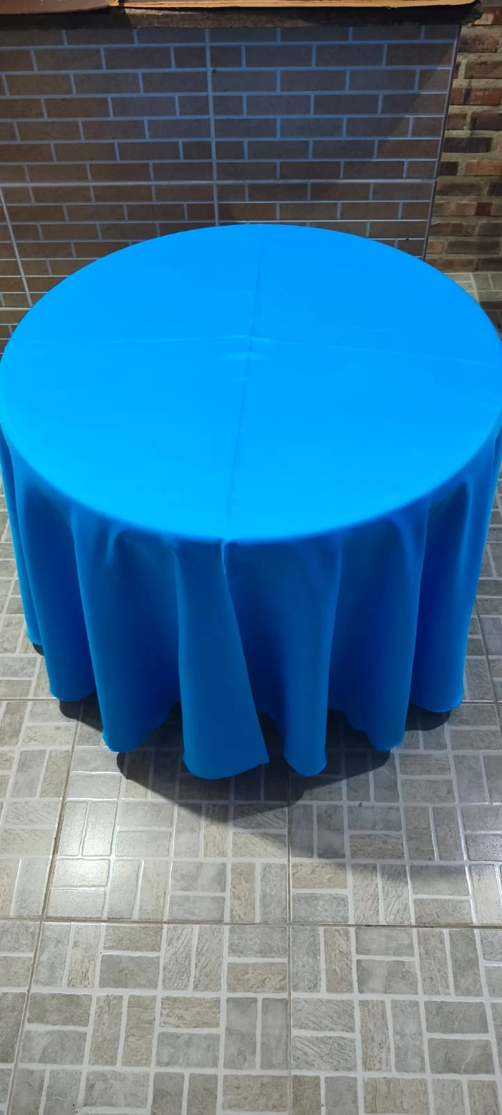 Toalha de mesa azul lisa para aluguel em Taquara